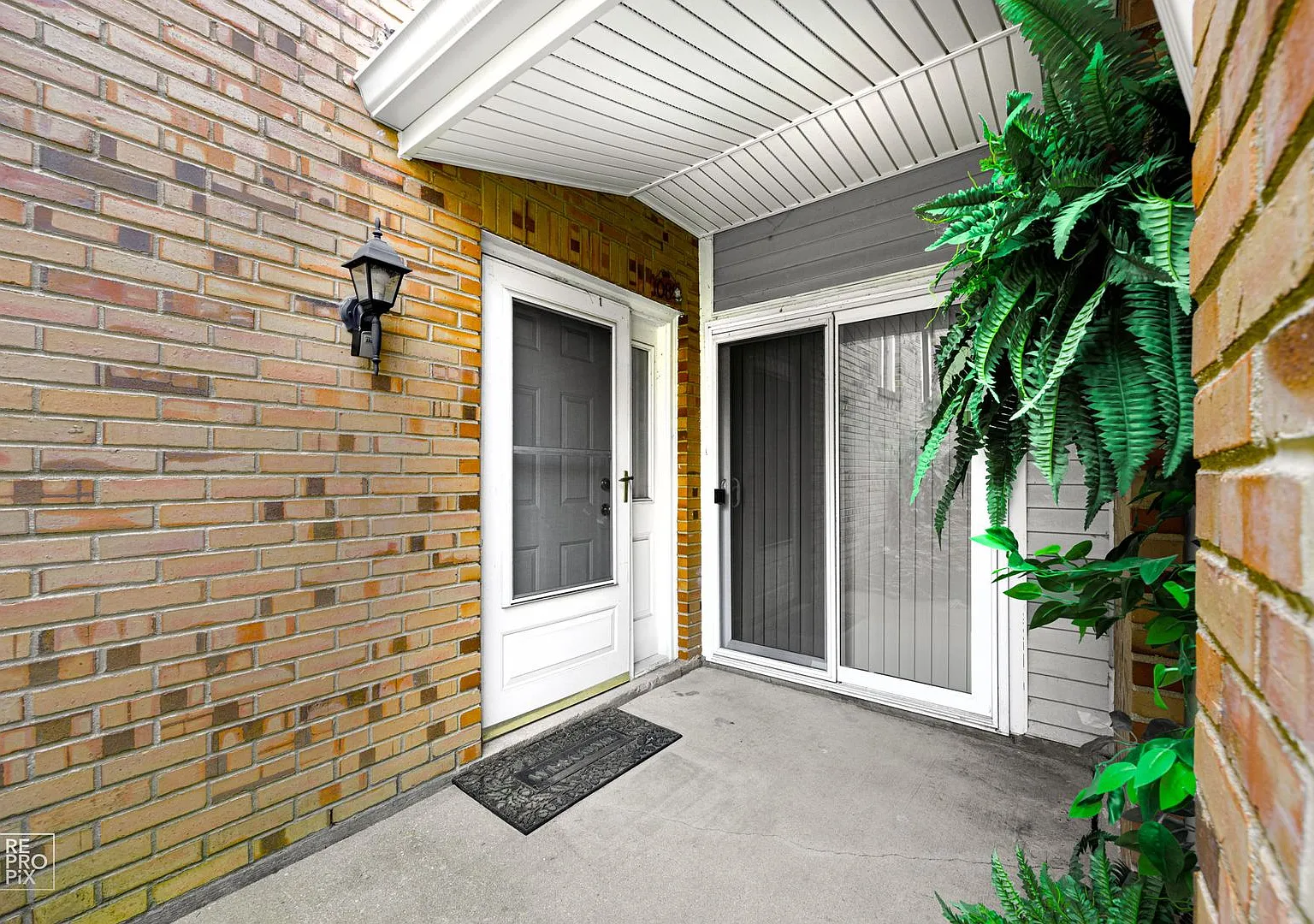 3 Bedroom Buffalo Grove Condo available October 26! — Photo 2