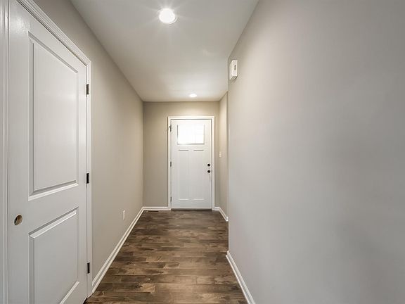 2nd image of 1049 Melbourne Way
