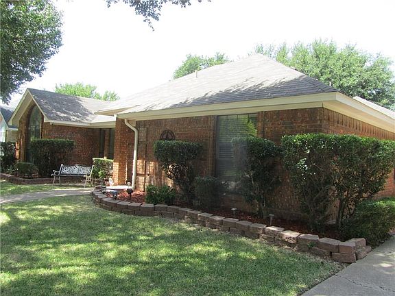 3rd image of 3645 Village Green Dr