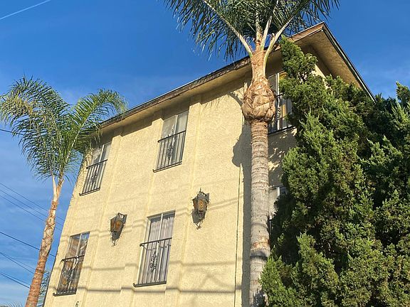 2nd image of 6624 Woodley Ave #209