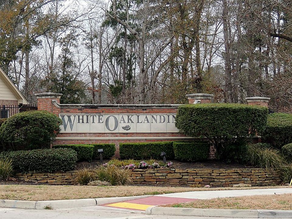 Turn at the White Oak Landing entrance . . .