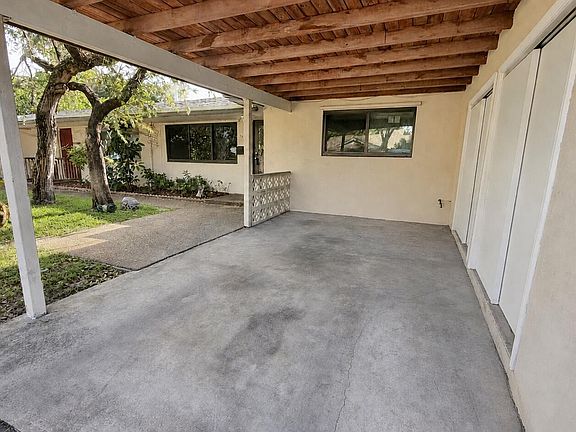 2nd image of 360 NW 65TH Avenue