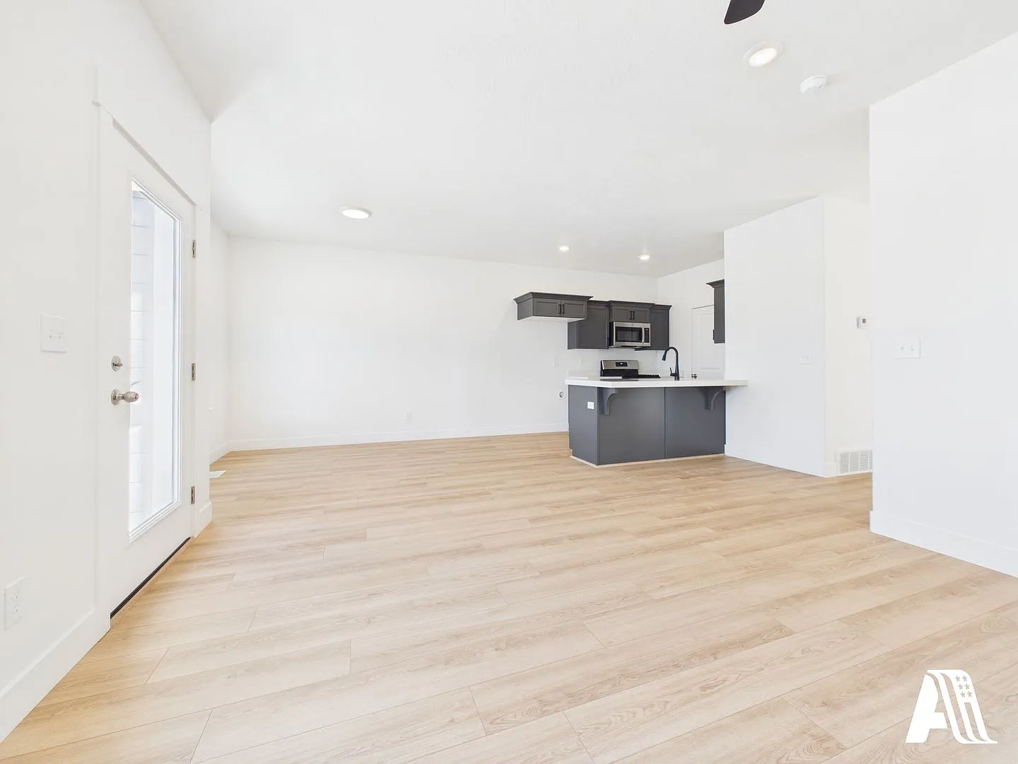 Brand New 4 Bedroom Corner Townhome for Rent Salem, Utah — Photo 3