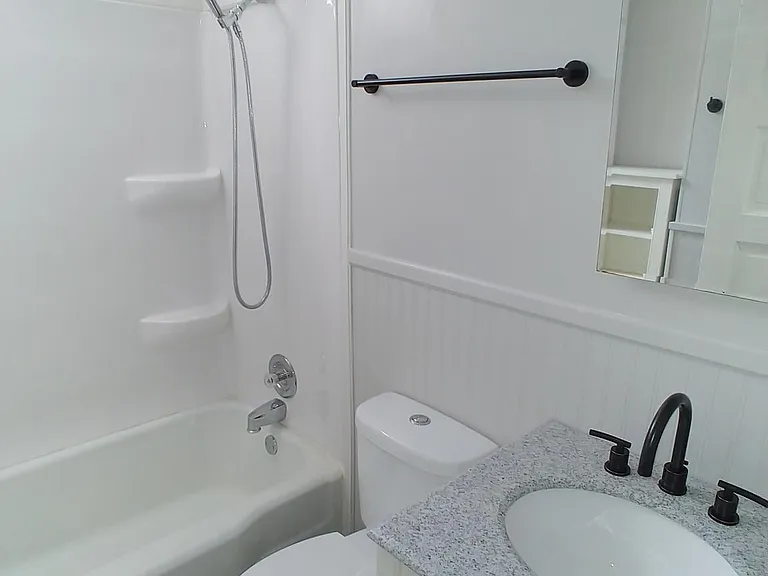 1921 W Larchmont Ave #2 — Photo 7