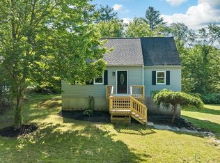 27 Roy St, Raymond, NH 03077