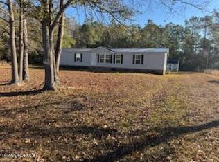 3081 Whitestocking Road, Burgaw, NC 28425
