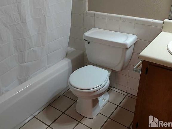 4th image of 2335 Garland Ct #1