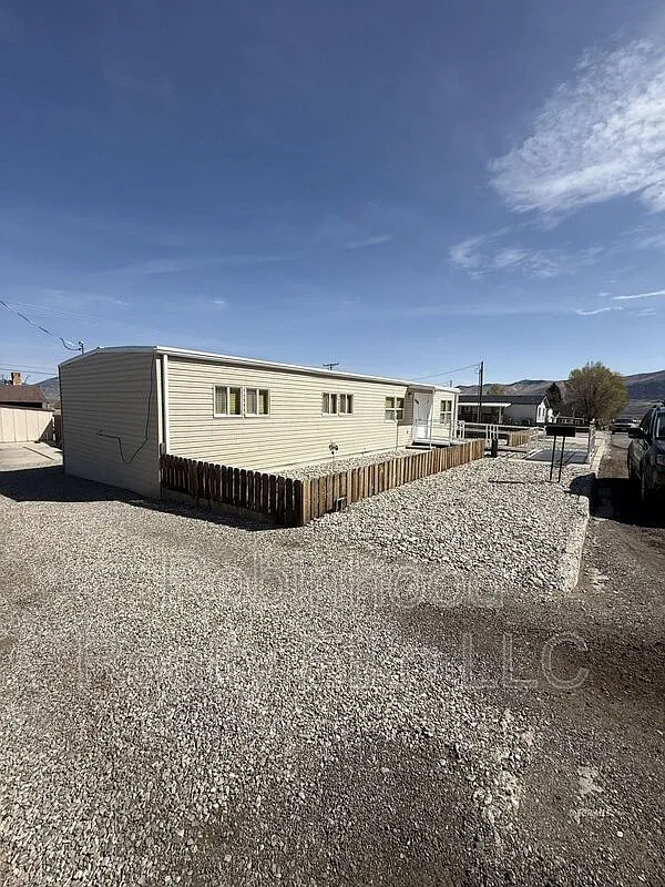 2 bed, 2.0 bath, 1100 sqft, $1,500 — Photo 1