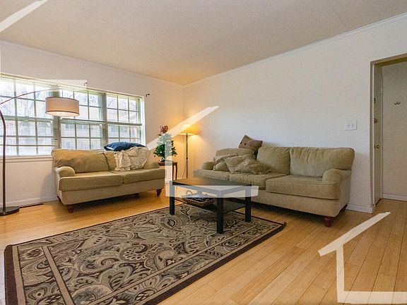 2nd image of 215 Lake Shore Rd #5