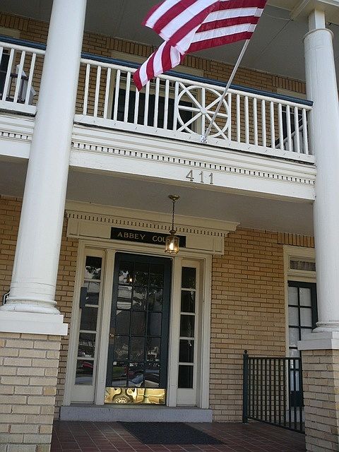 1st image of 411 N Boulevard APT 8