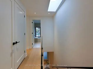 539 Shaw St #1A, Toronto, ON