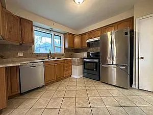 579 Sheppard Ave E — Photo 9