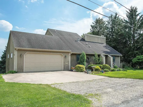 1014 1st Ave NE, Waverly, IA 50677