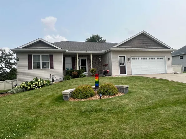 3751 Redstone Dr, Janesville, WI 53548
