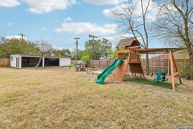 302 Weathercock Ln — Photo 31