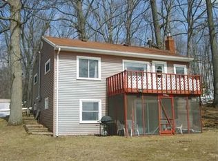 1911 McCune Rd, Quincy, MI 49082