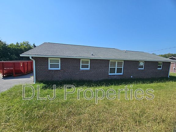3rd image of 1102 Hicks Rd