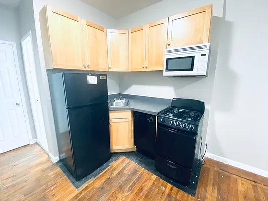 Rented by Highline Residential | media 19