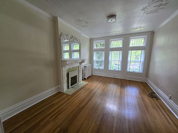 3rd image of 1451 N Vine St