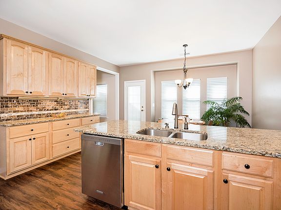 Breakfast Area and Kitchen