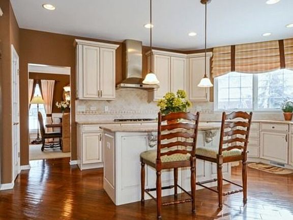 5th image of 430 Lake Run Ct
