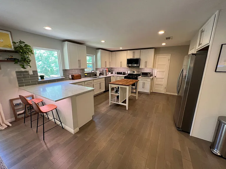 1200 Somerset Ave — Photo 3