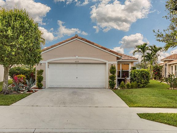 2nd image of 6213 Willoughby Cir