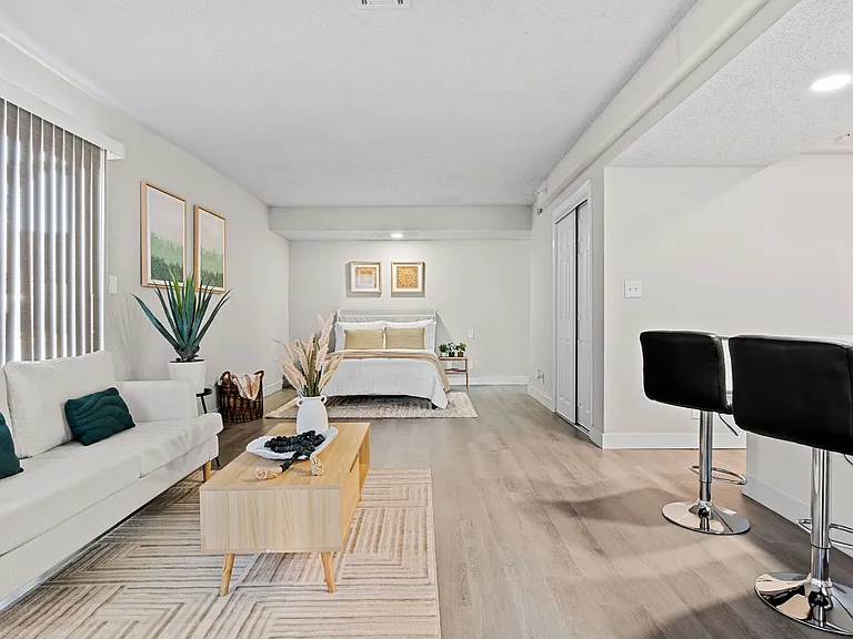 Avia Apartments — Photo 13