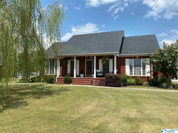 17535 Martin Dr, Athens, AL 35611