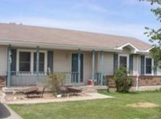 1207 Matthes Ln, Pleasant Hill, MO 64080