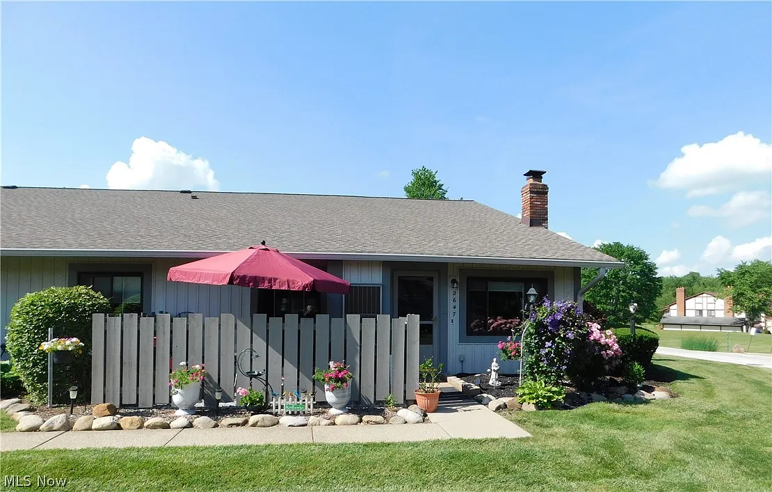 2647 Mull Ave photo 1