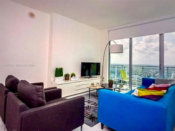 5th image of 92 SW 3rd St APT 4709