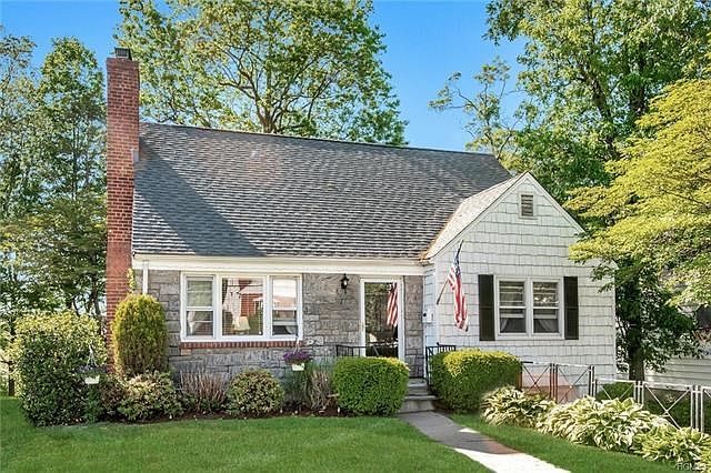 1st image of 229 Park Dr