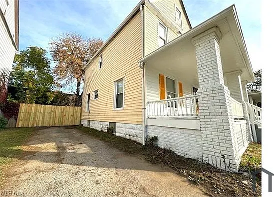 10635 Dupont Ave — Photo 32