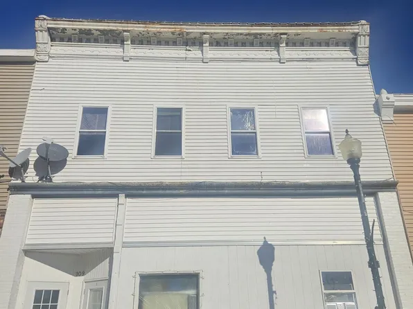 109 W 4th St, Wilton, IA 52778