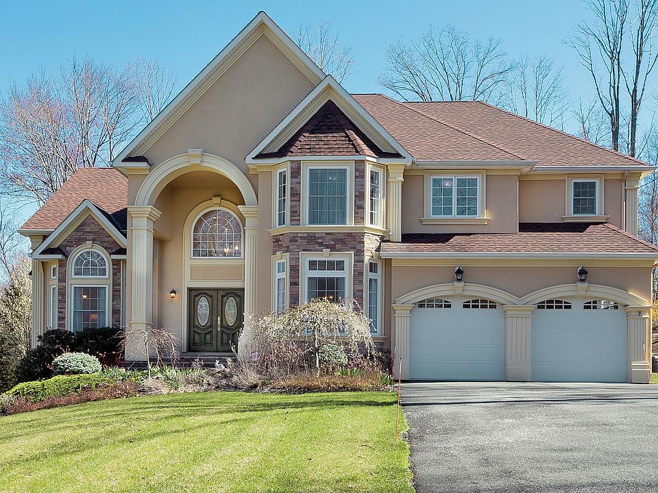 1st image of 15 Moriah Ln