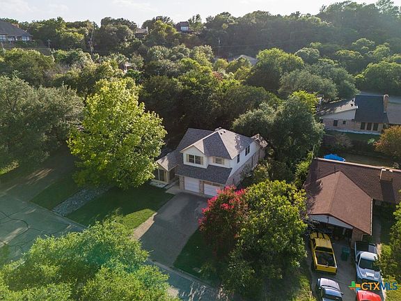 3rd image of 804 Danny Cir