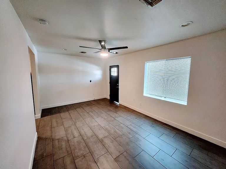 646 N 10th Ave — Photo 21