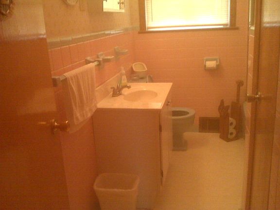 3rd image of 1324 Hillcrest Ave
