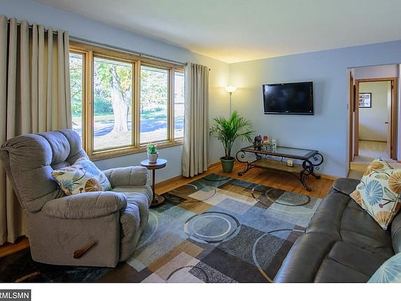 Enjoy entertaining your guests in your Open Living/Dining Floor plan!