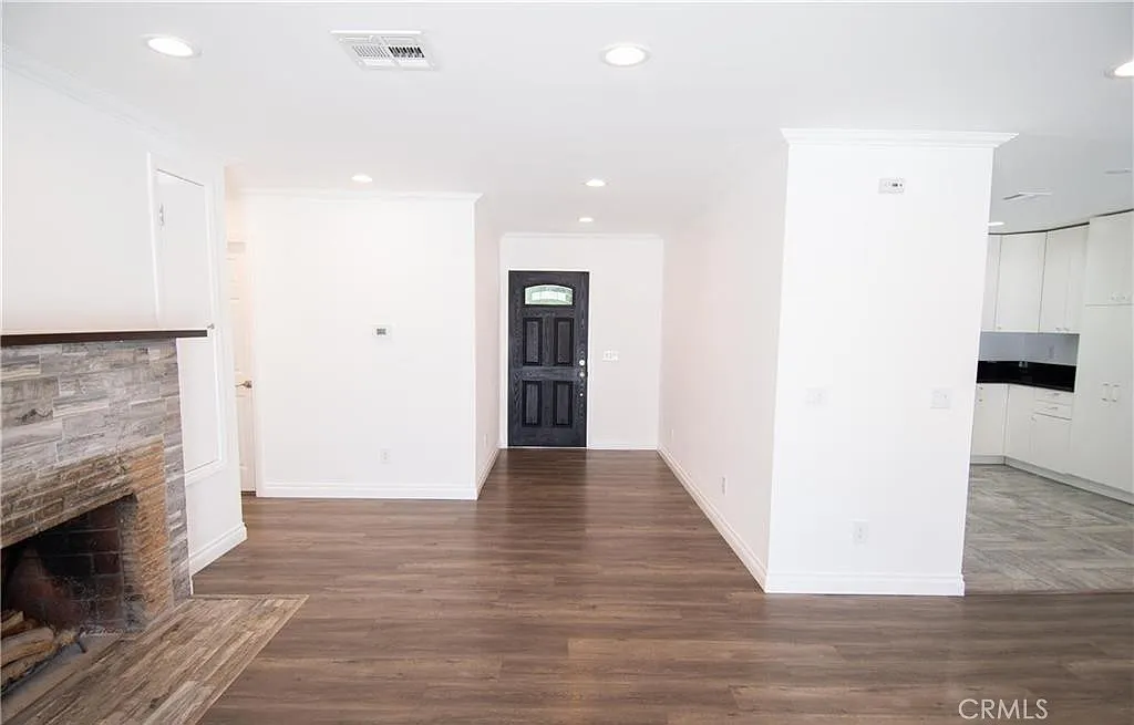 2 bed, 1.5 bath, 1008 sqft, $3,150 — Photo 4