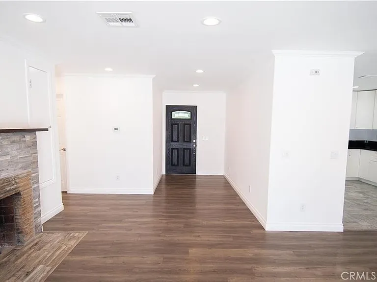 7445 Hesperia Ave — Photo 4