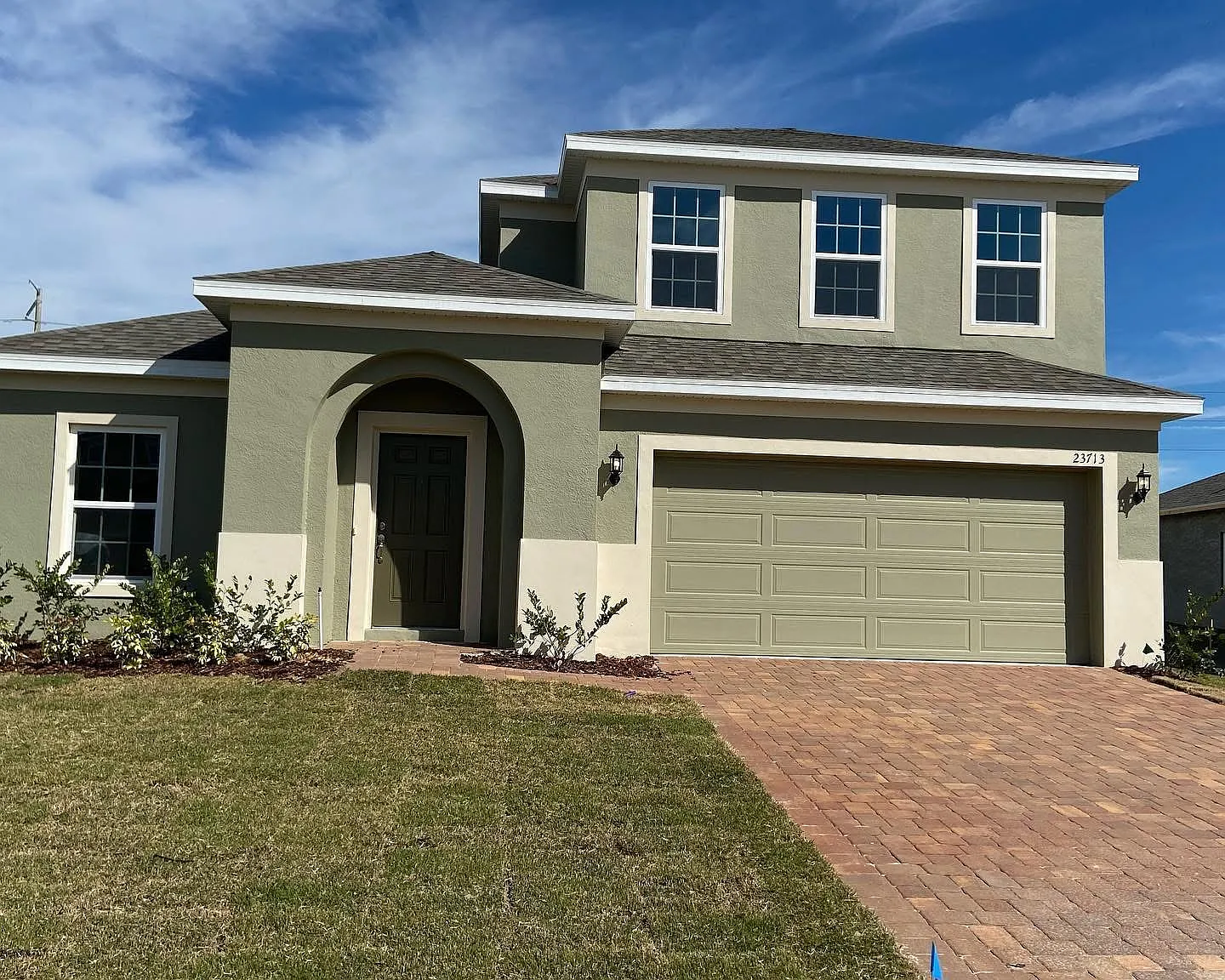 4 bed, 2472 sqft, $3,200 — Photo 1