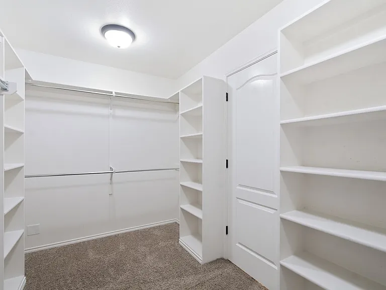 5513 Carmel Ct — Photo 38