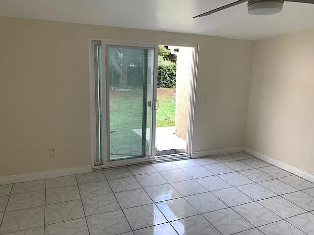 8624 Lilienthal Ave — Photo 29