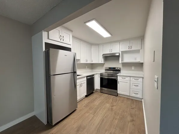 1721 16th St APT 8, Sumner, WA 98390