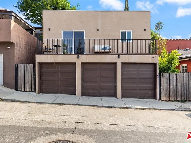 3312 Berkeley Ave — Photo 2