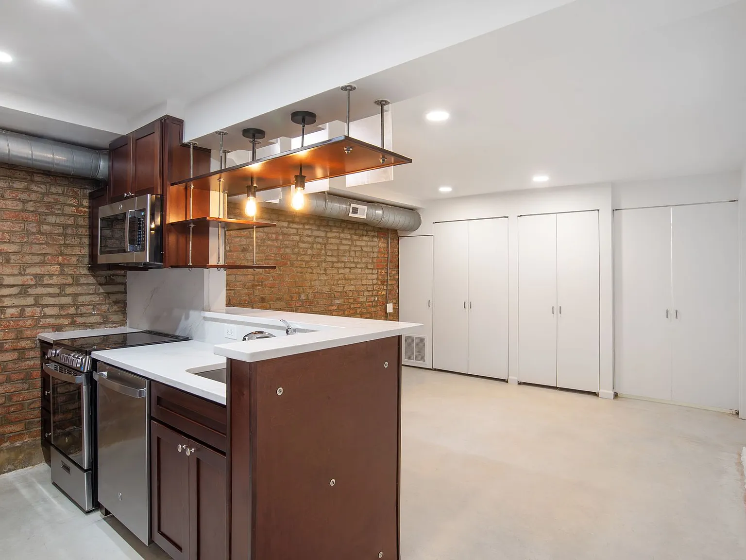U Street Apartments — Photo 2