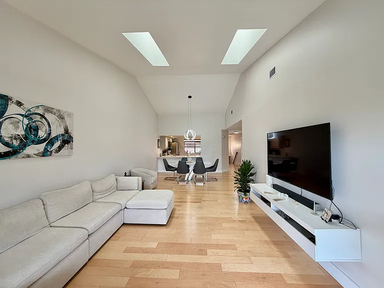 7935 La Mirada Dr — Photo 26