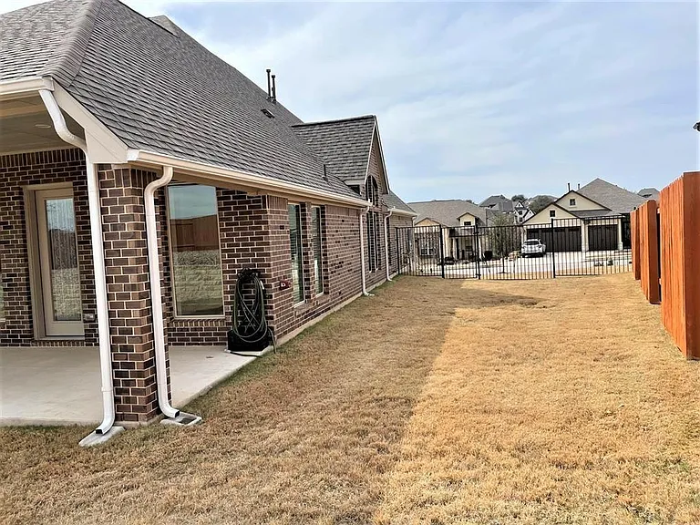 156 Santa Maria St — Photo 35